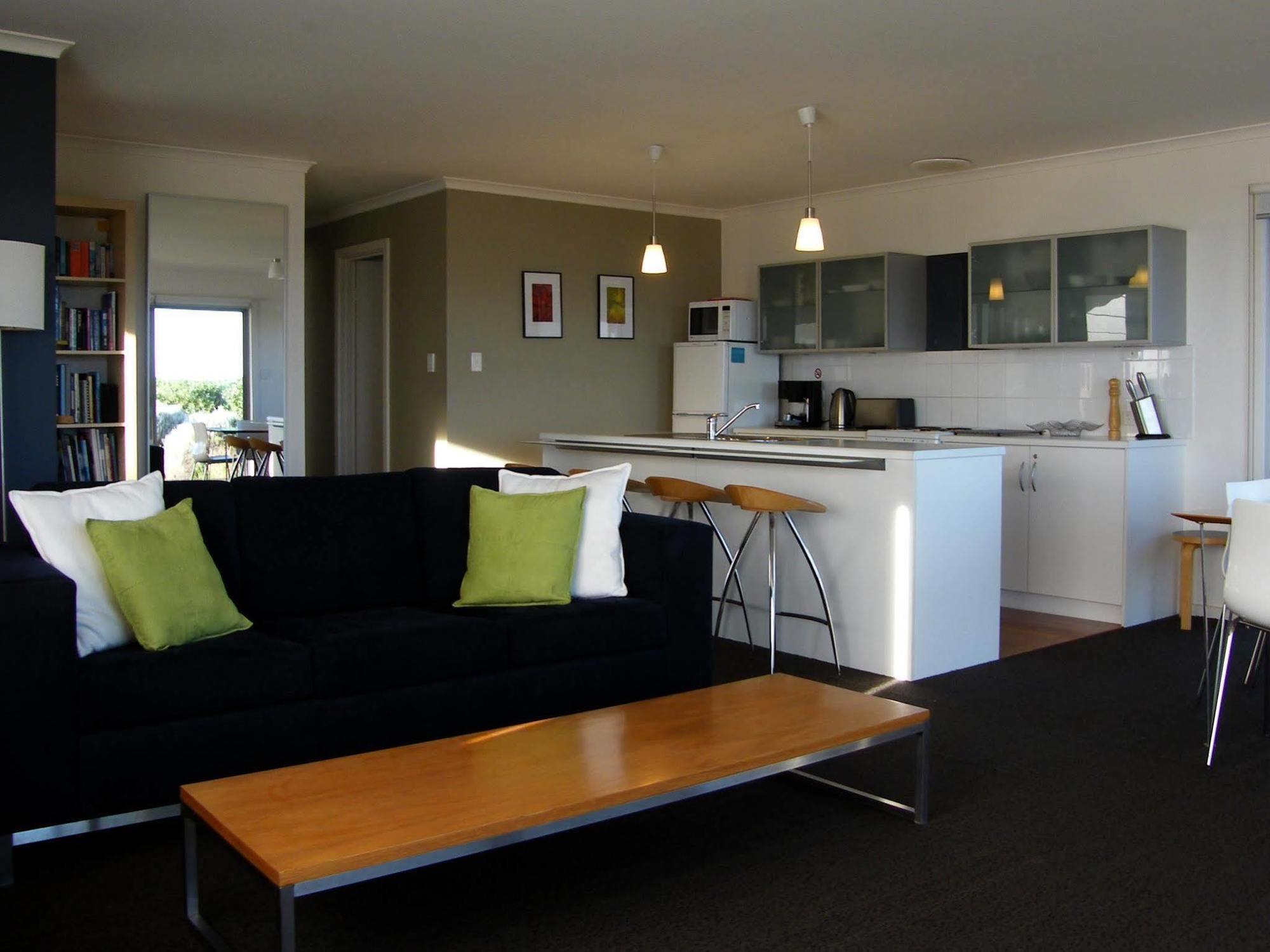 Вилла Coorong Waterfront Retreat Meningie Экстерьер фото